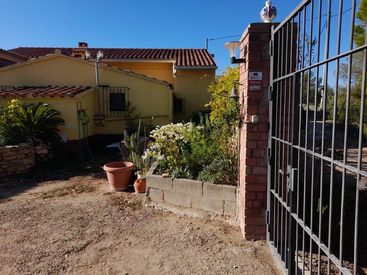 Villa for Sale in Flix
