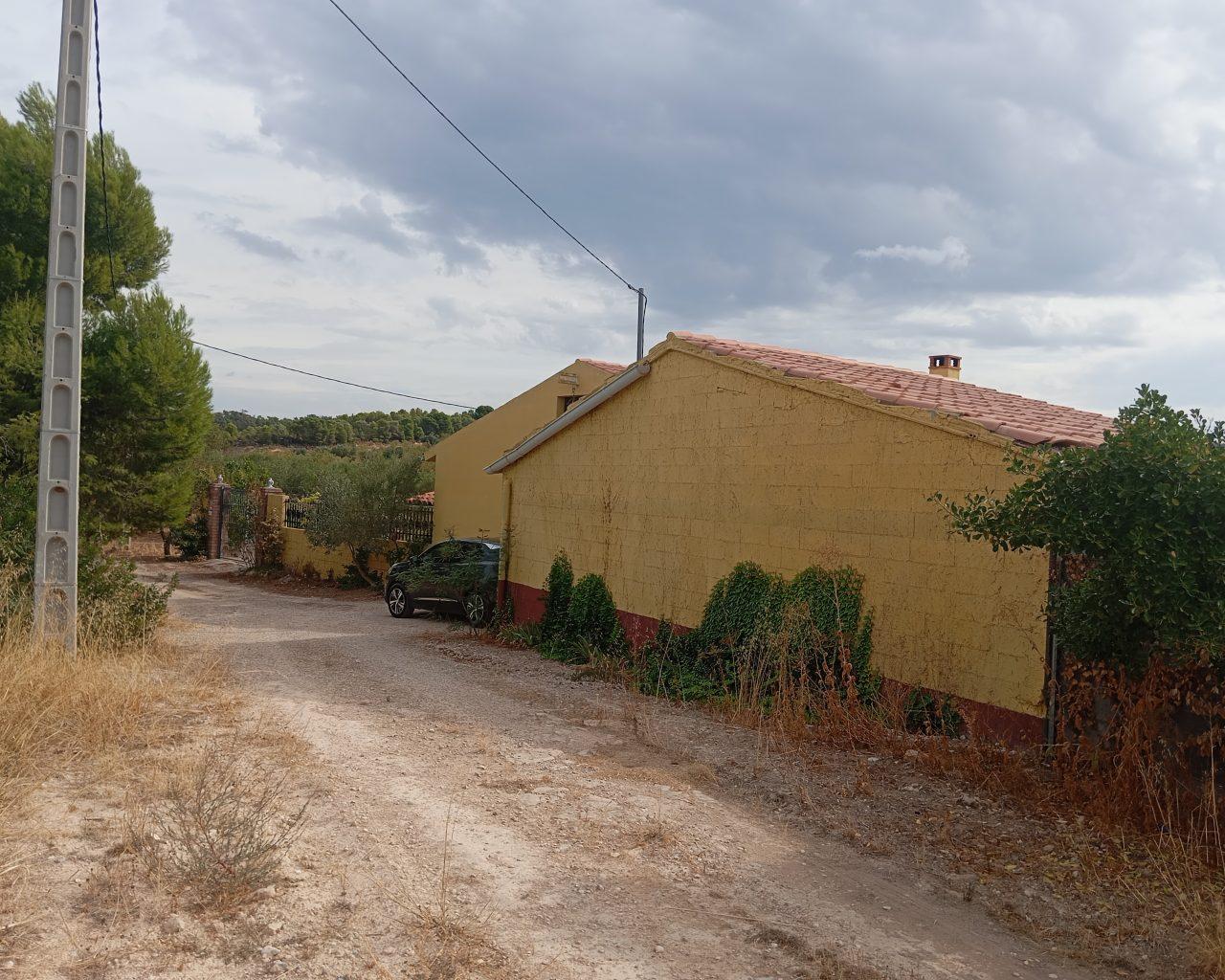 Villa for Sale in Flix