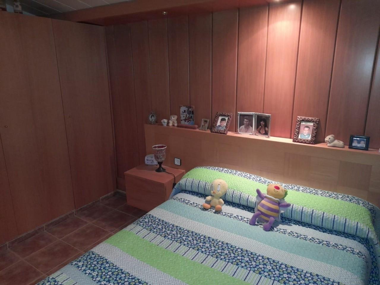 Villa for Sale in Flix