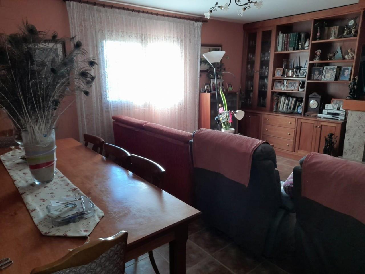 Villa for Sale in Flix