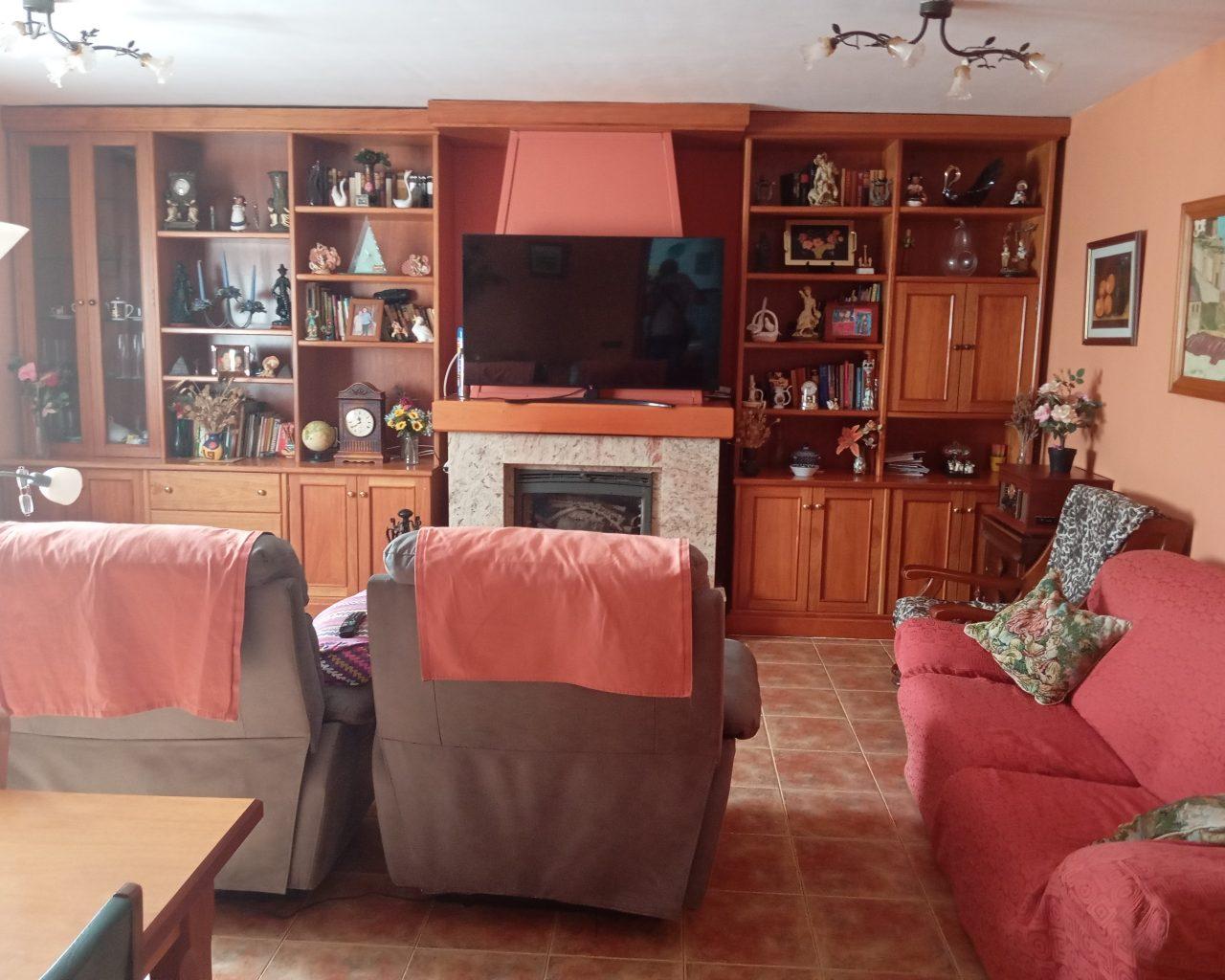 Villa for Sale in Flix