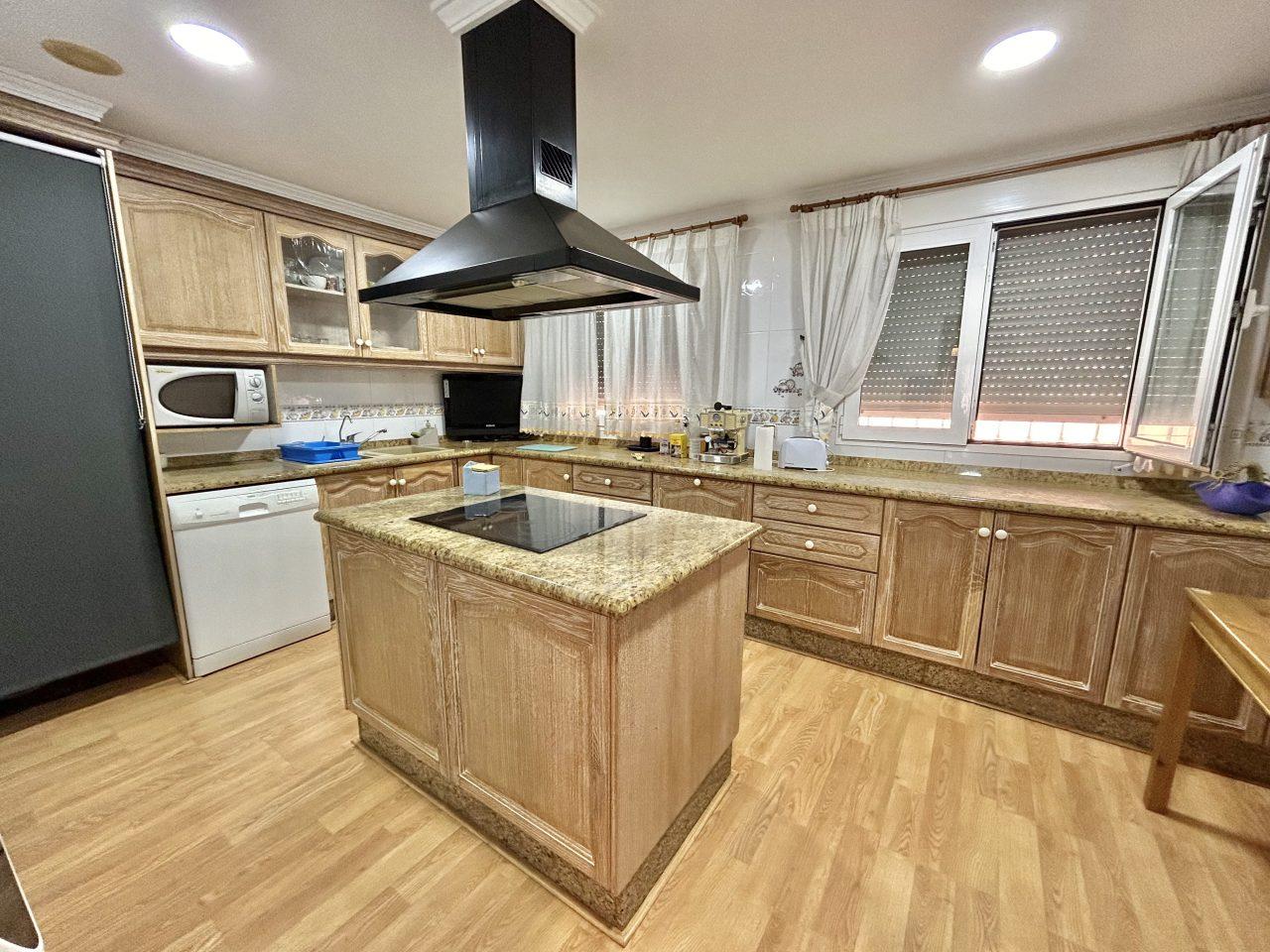Villa for Sale in Oliva