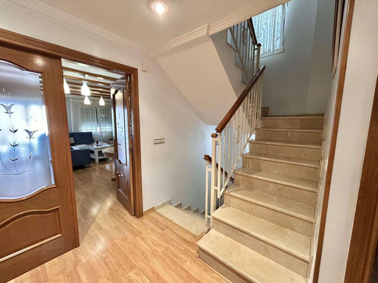 Villa for Sale in Oliva