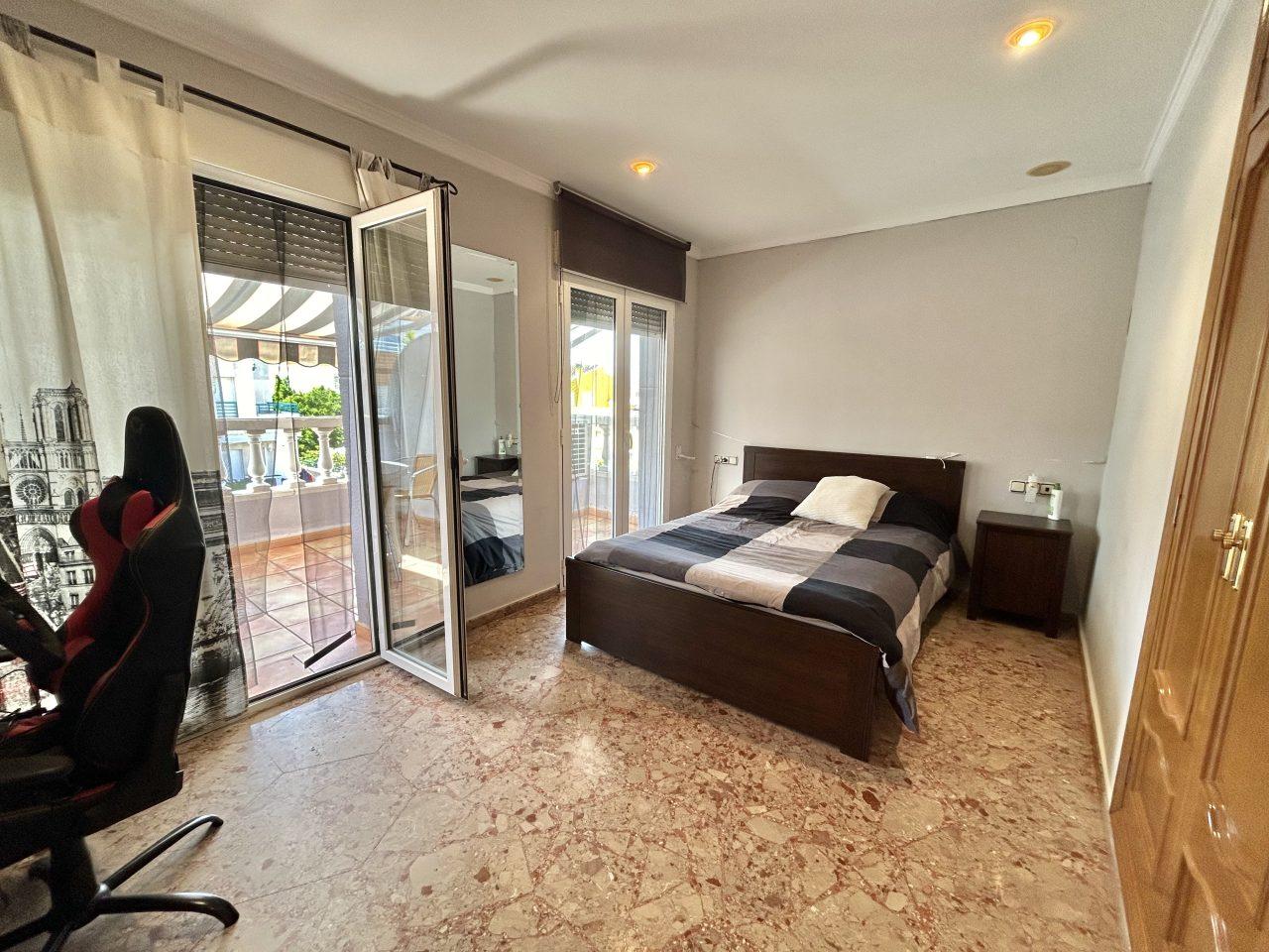Villa for Sale in Oliva