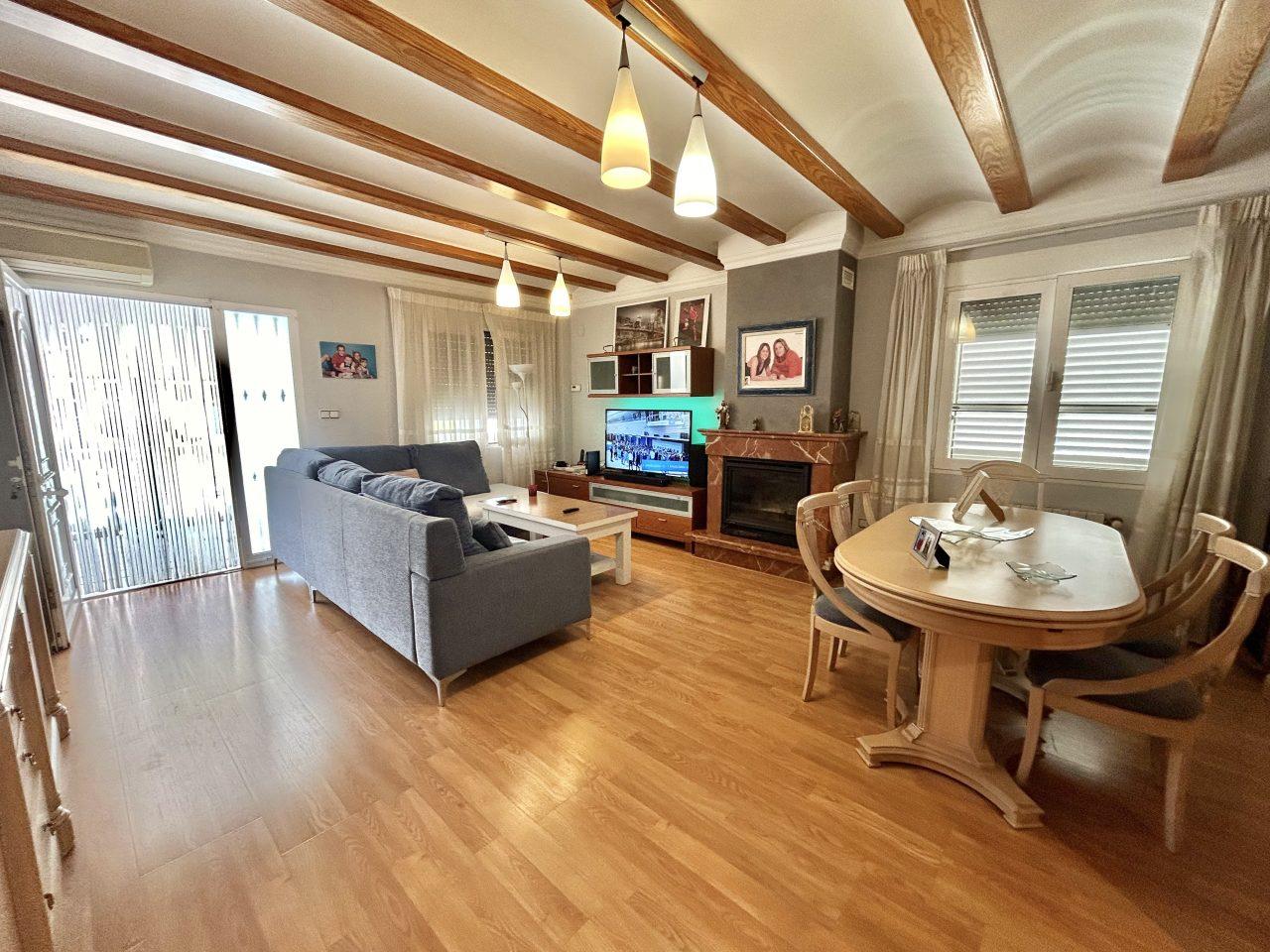 Villa for Sale in Oliva