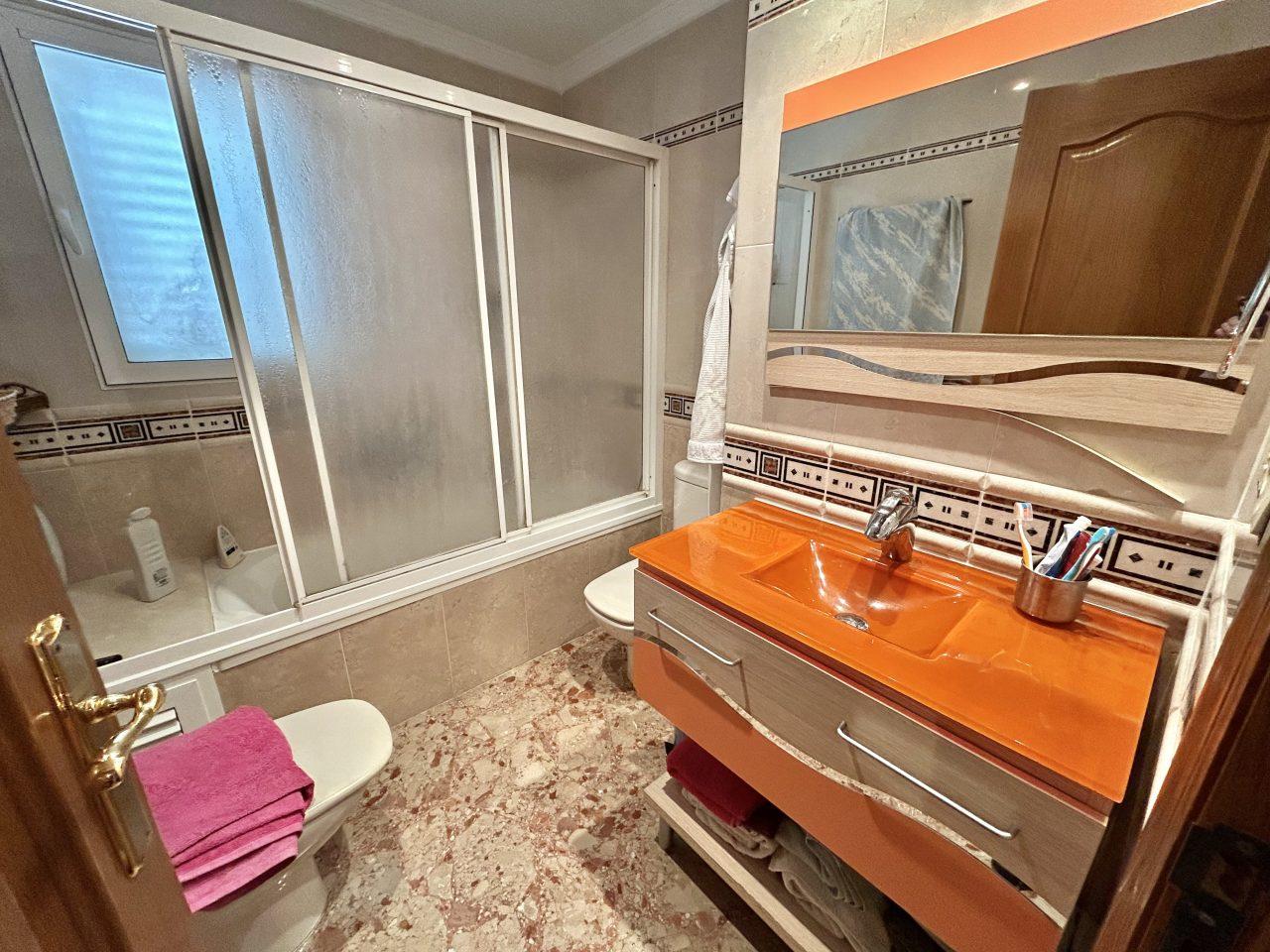 Villa for Sale in Oliva