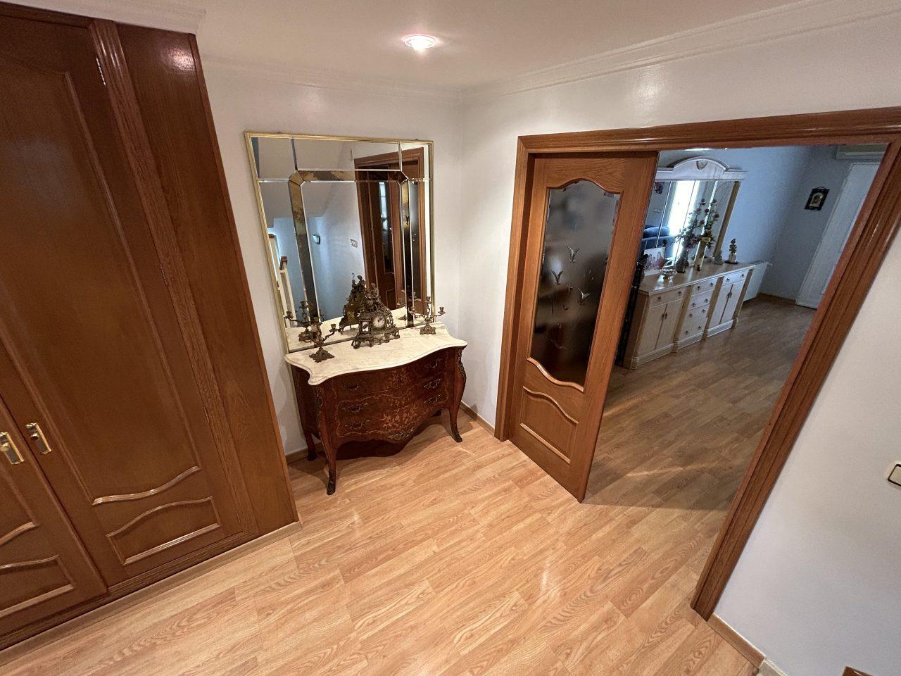 Villa for Sale in Oliva