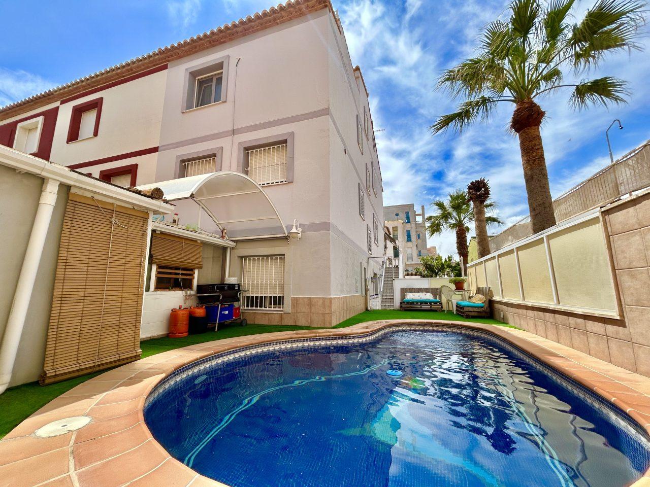 Villa for Sale in Oliva