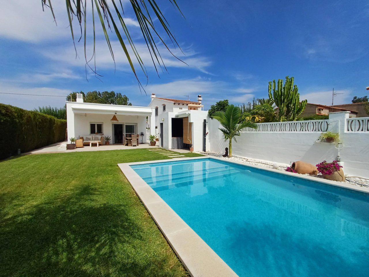 Villa for Rent in Oliva