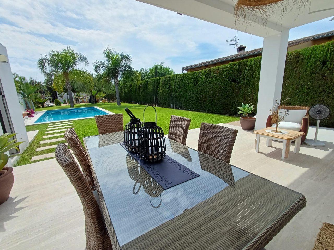 Villa for Rent in Oliva