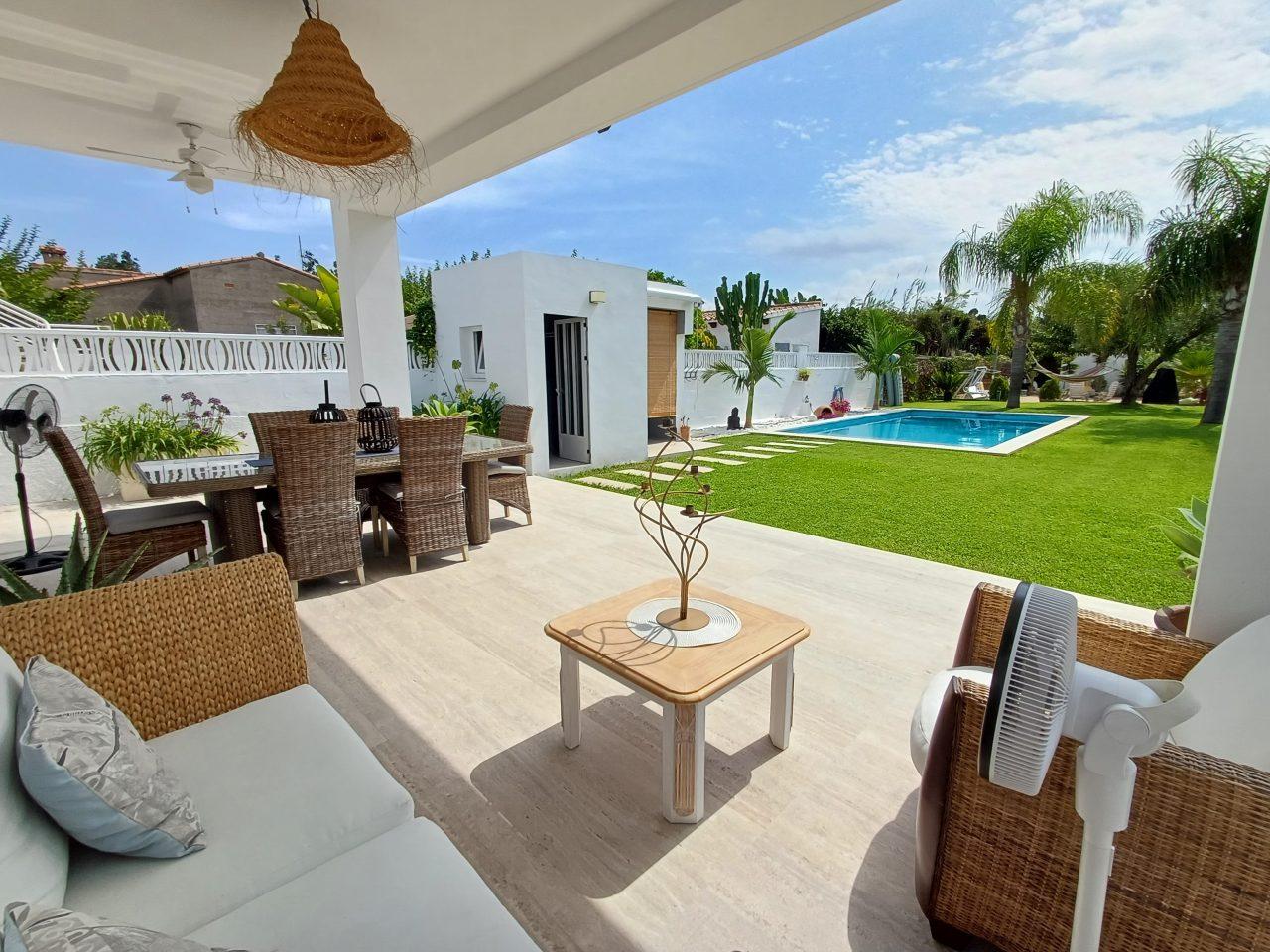 Villa for Rent in Oliva