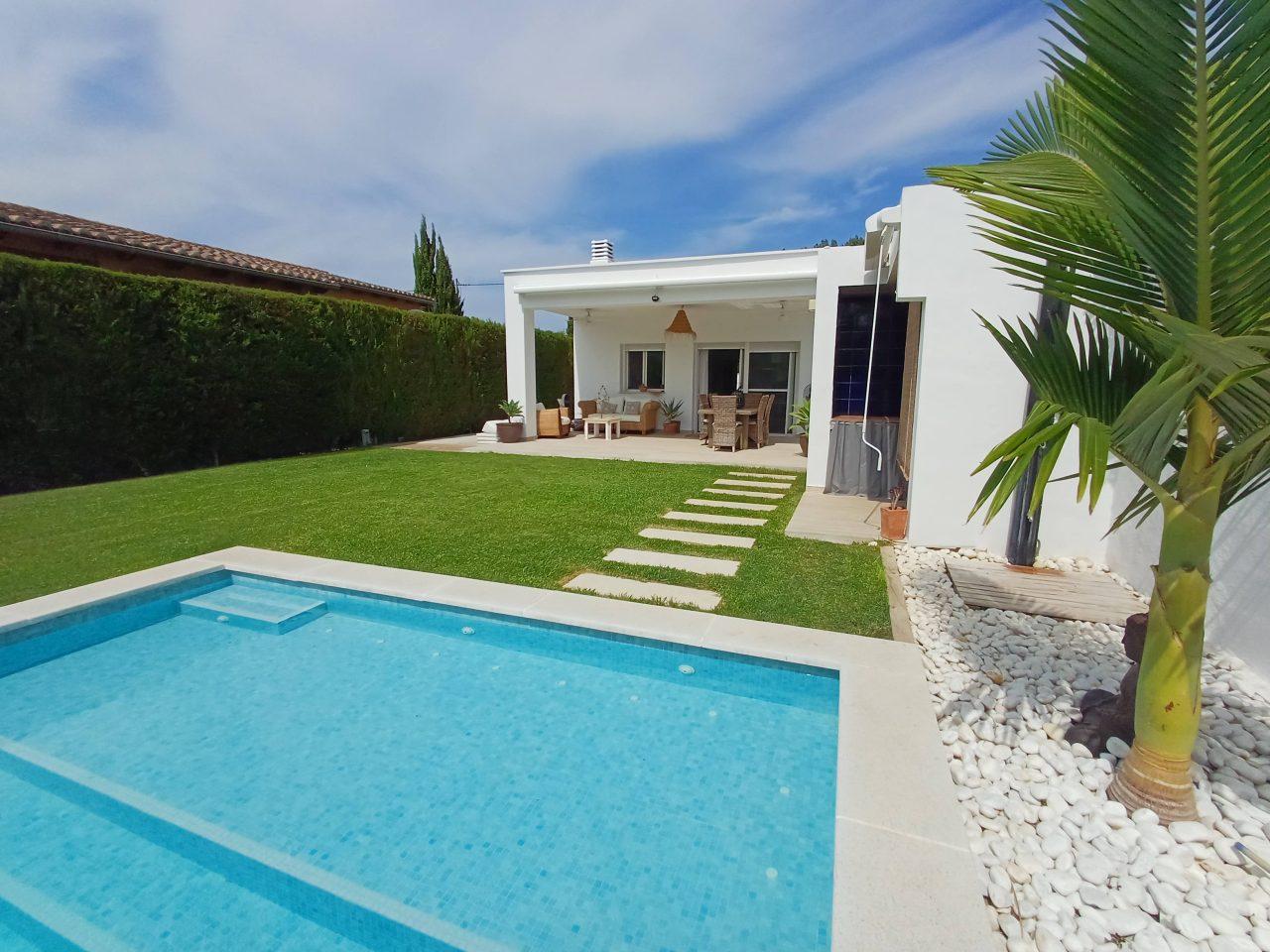 Villa for Rent in Oliva