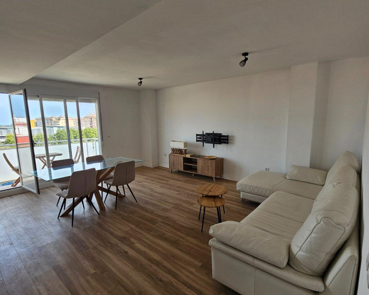 Apartamento en Alquiler en Oliva