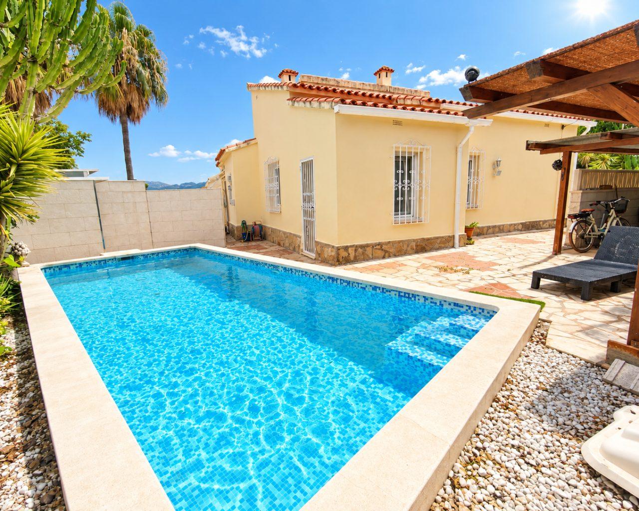 Villa for Rent in Oliva