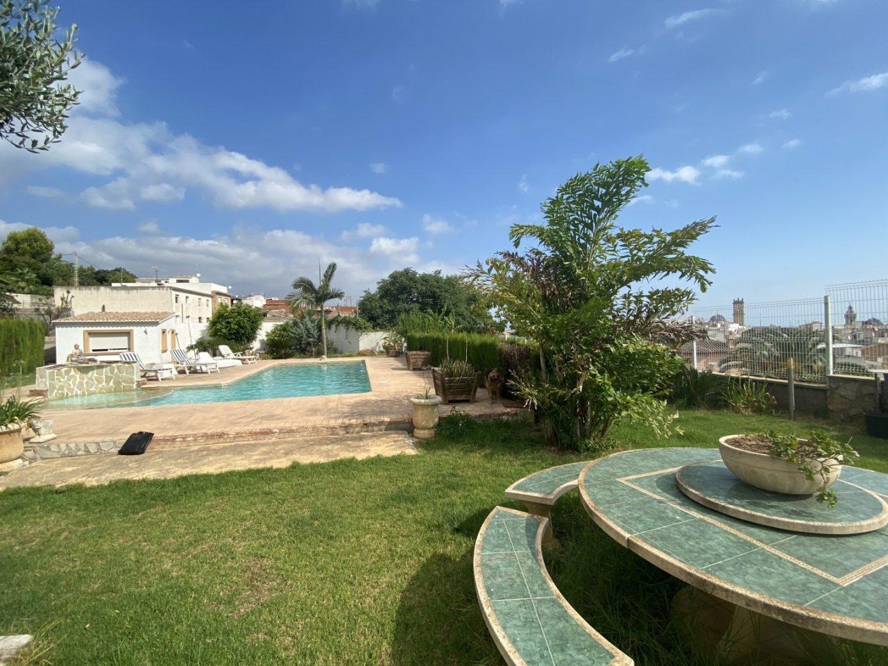 Villa for Sale in Oliva