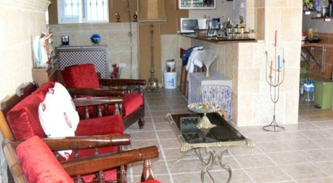 Villa for Sale in Oliva