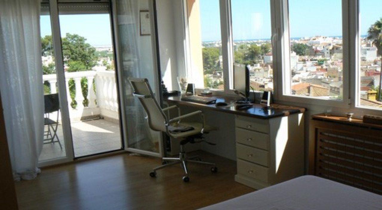 Villa for Sale in Oliva
