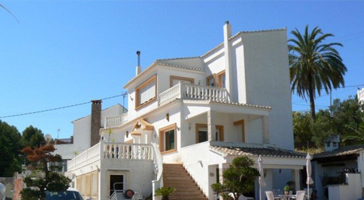 Villa for Sale in Oliva