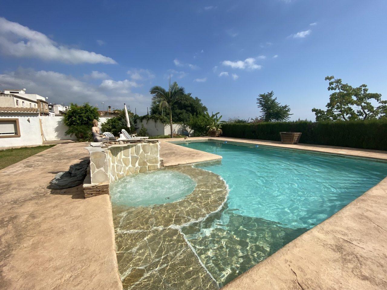 Villa for Sale in Oliva
