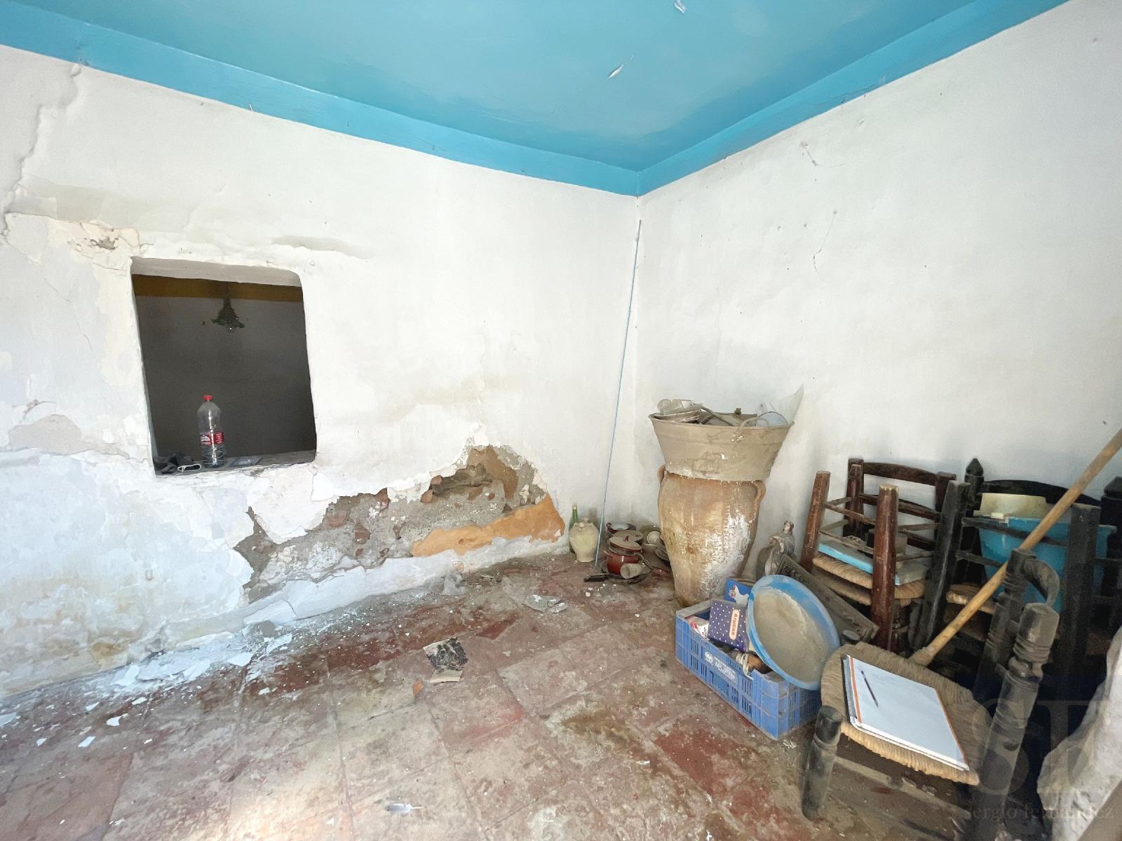 House for Sale in Sayalonga