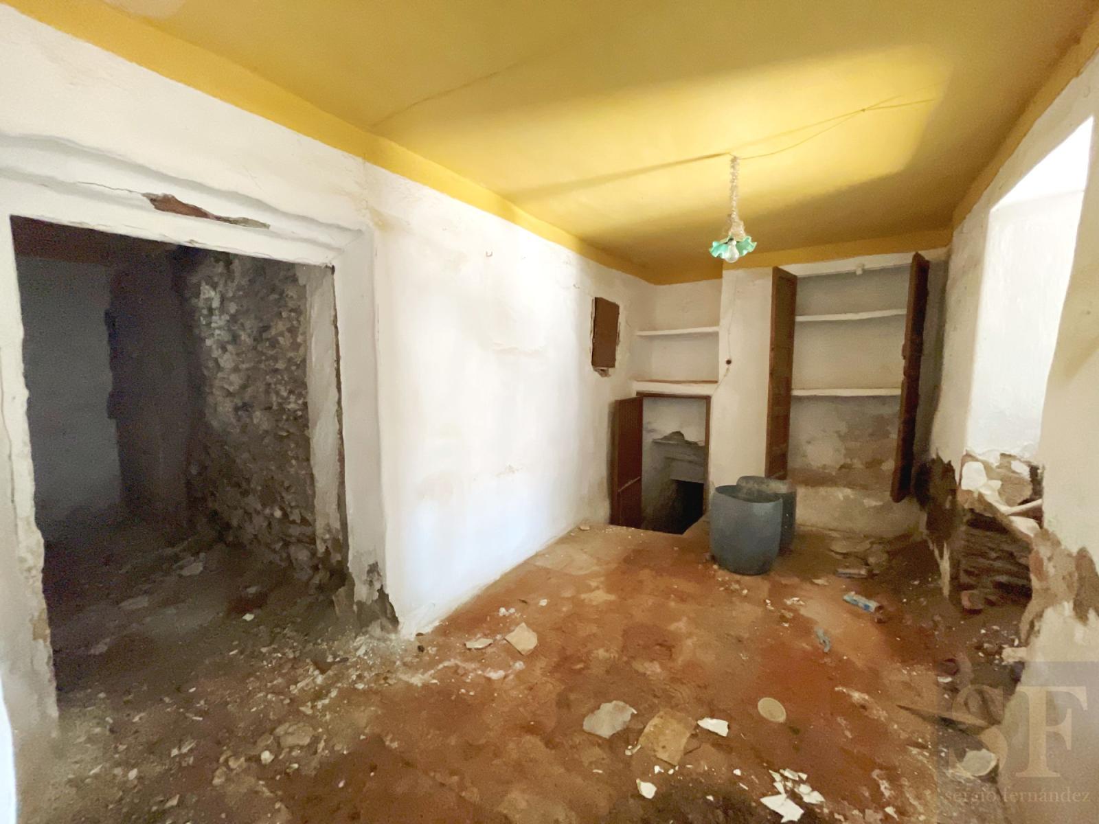 House for Sale in Sayalonga