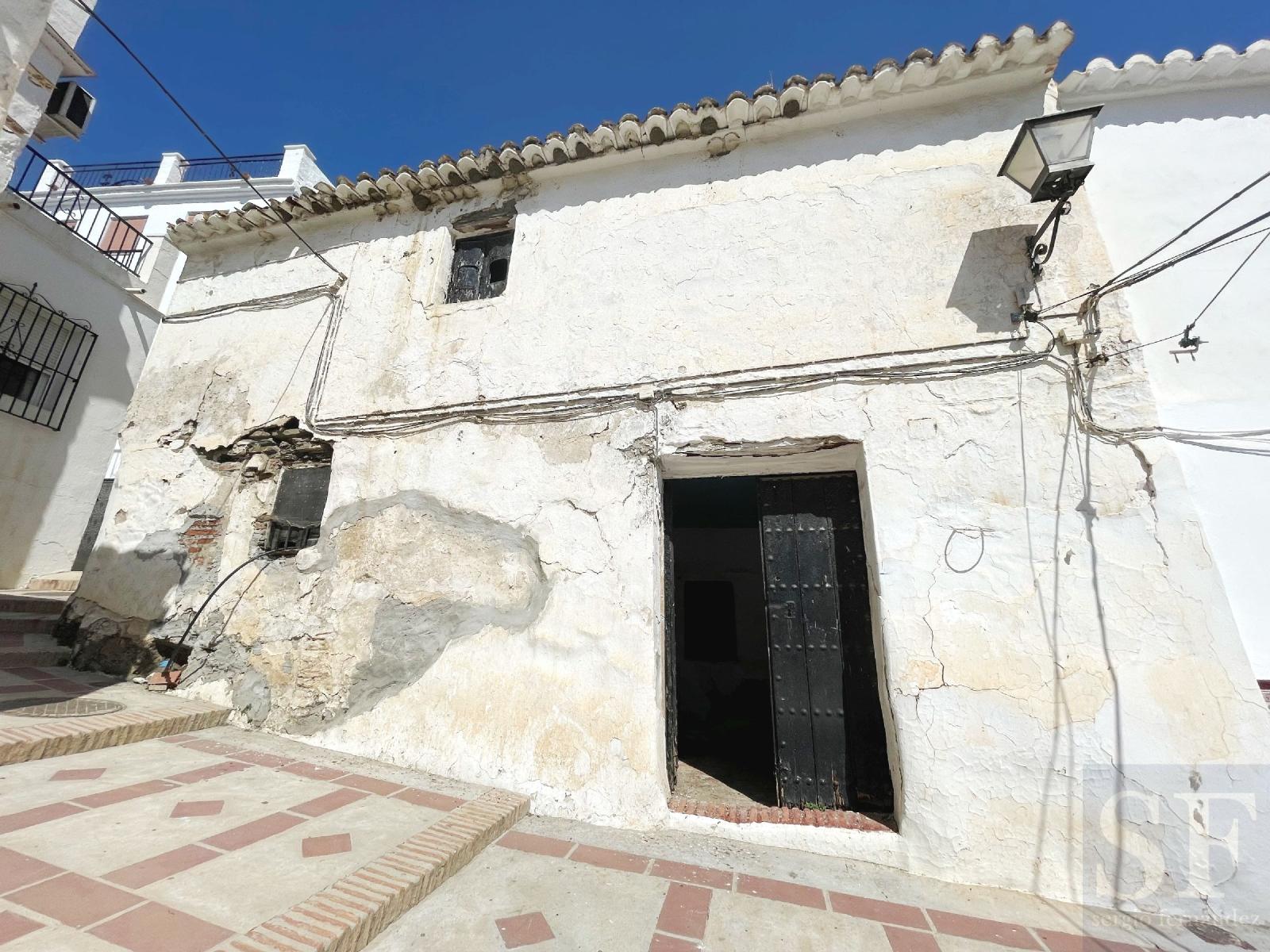 House for Sale in Sayalonga