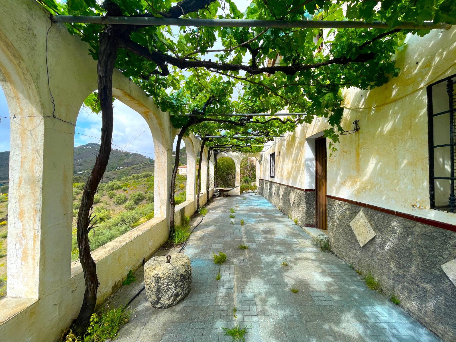Villa for Sale in Canillas de Albaida