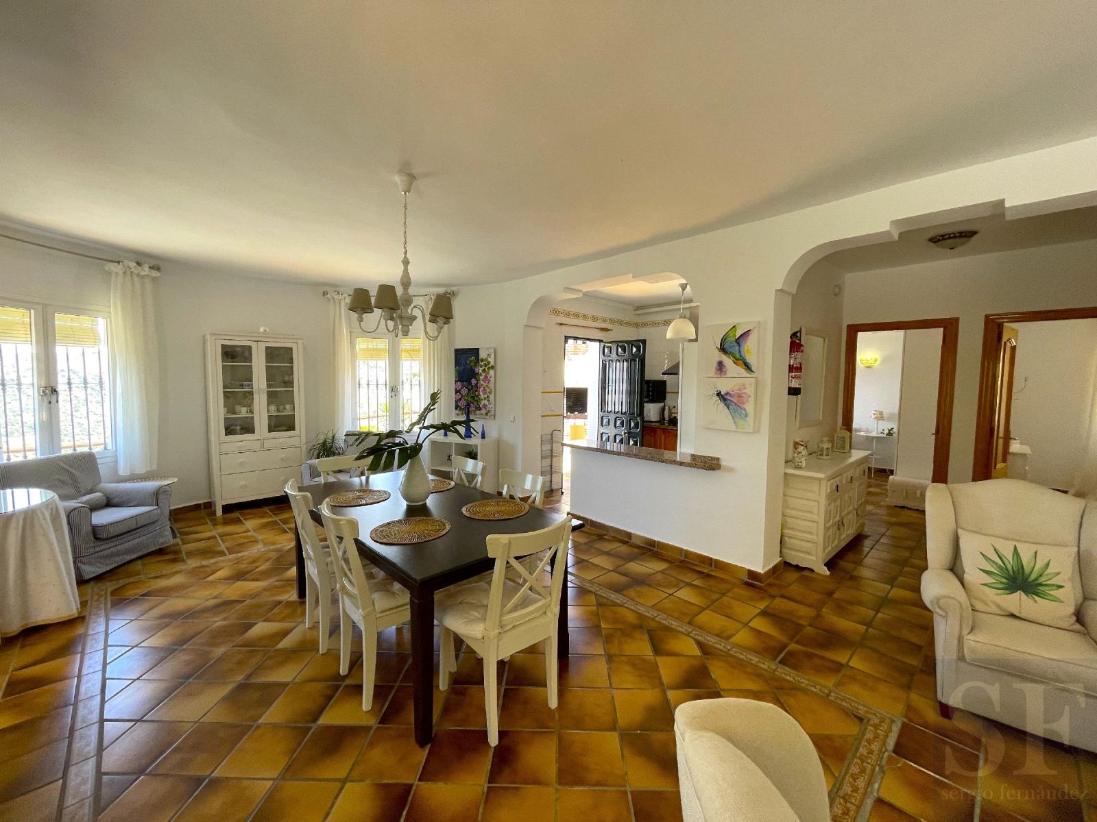 Villa for Sale in Sayalonga