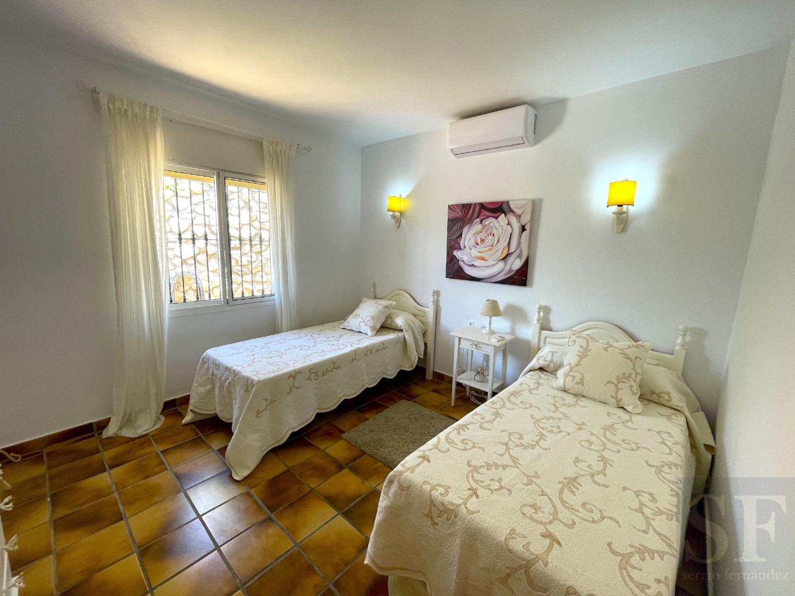Villa for Sale in Sayalonga