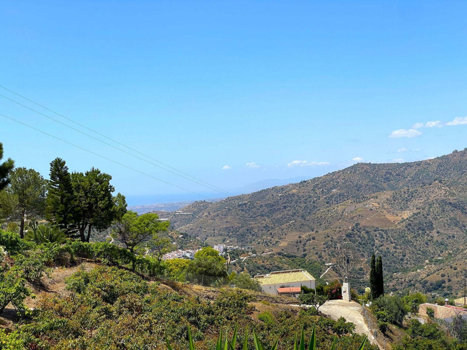 Villa for Sale in Sayalonga