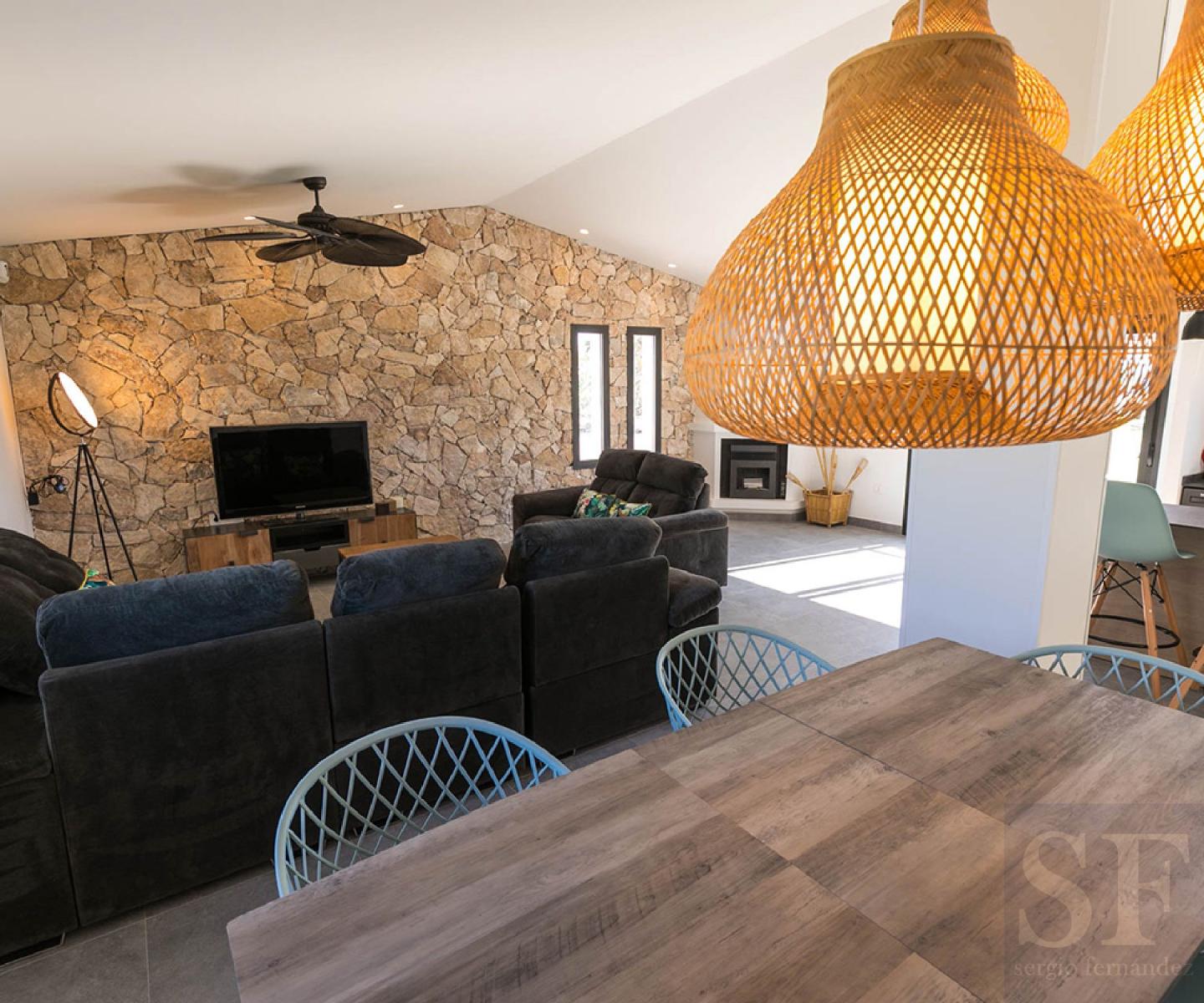 Villa for Sale in Almayate