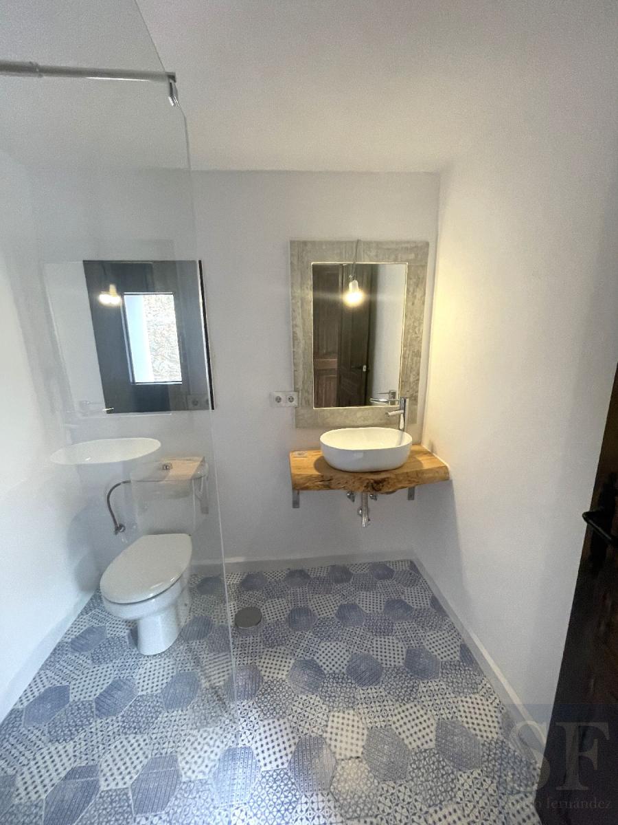 Villa for Sale in Sayalonga