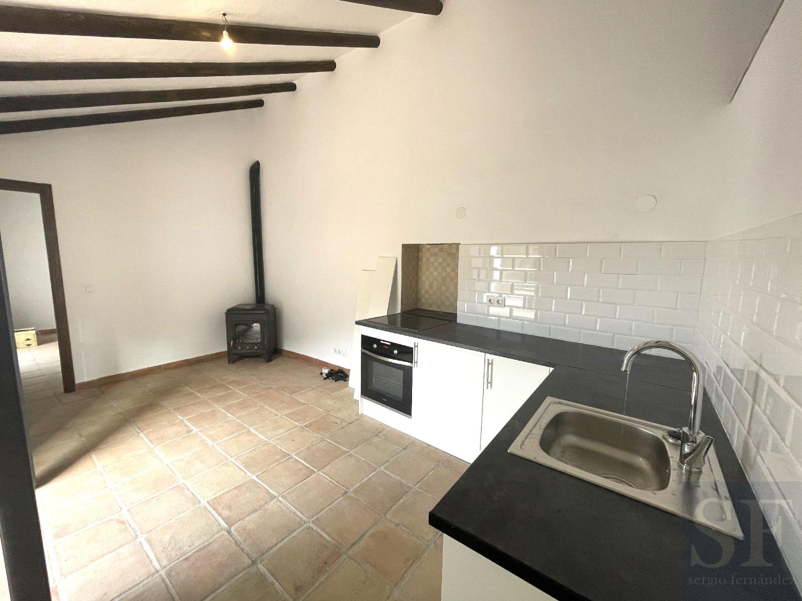 Villa for Sale in Sayalonga