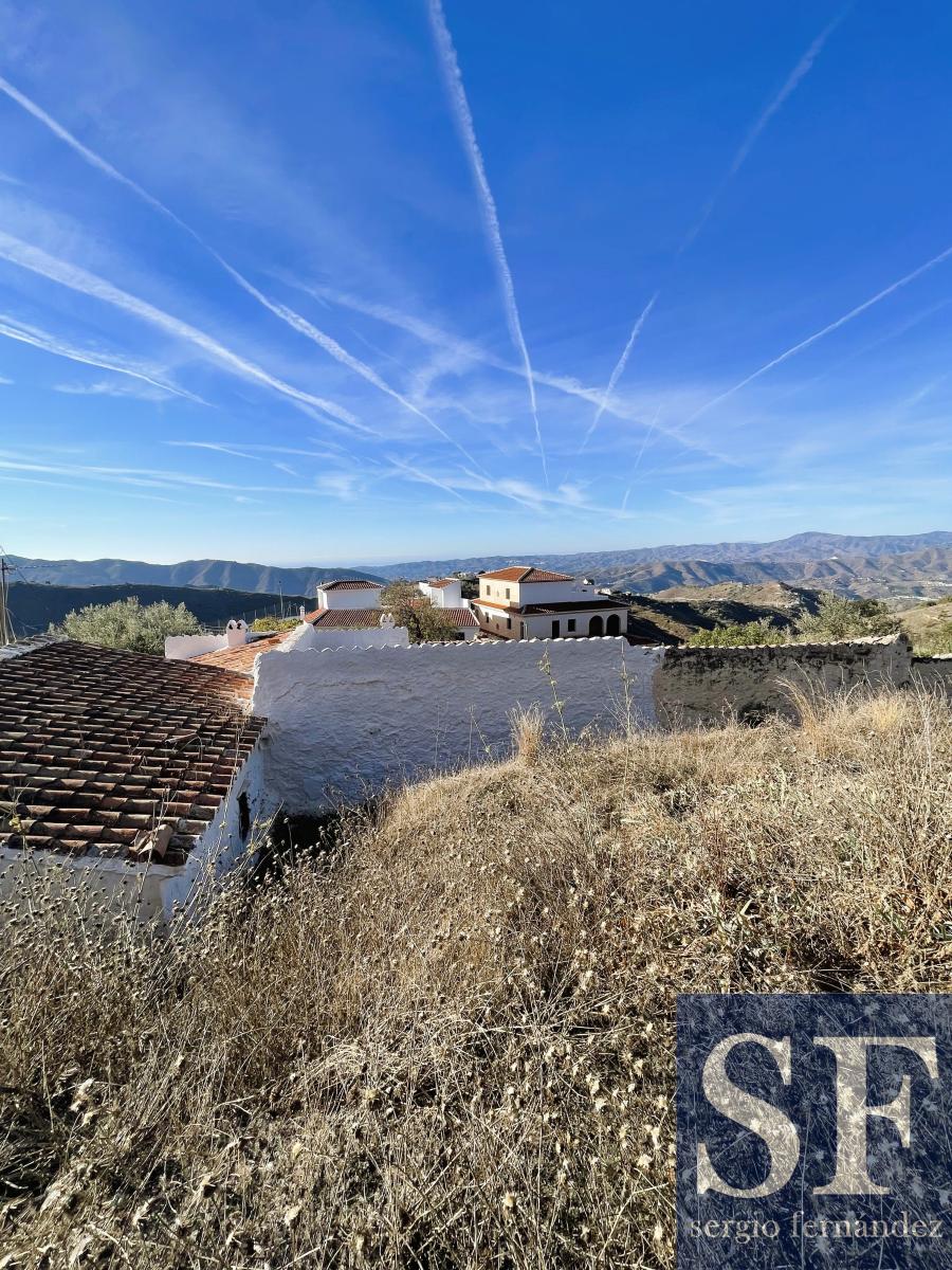 Villa for Sale in Canillas de Aceituno