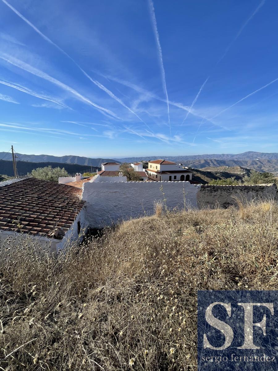 Villa for Sale in Canillas de Aceituno