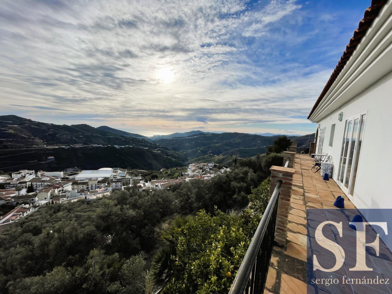 Villa en Venta en Cómpeta