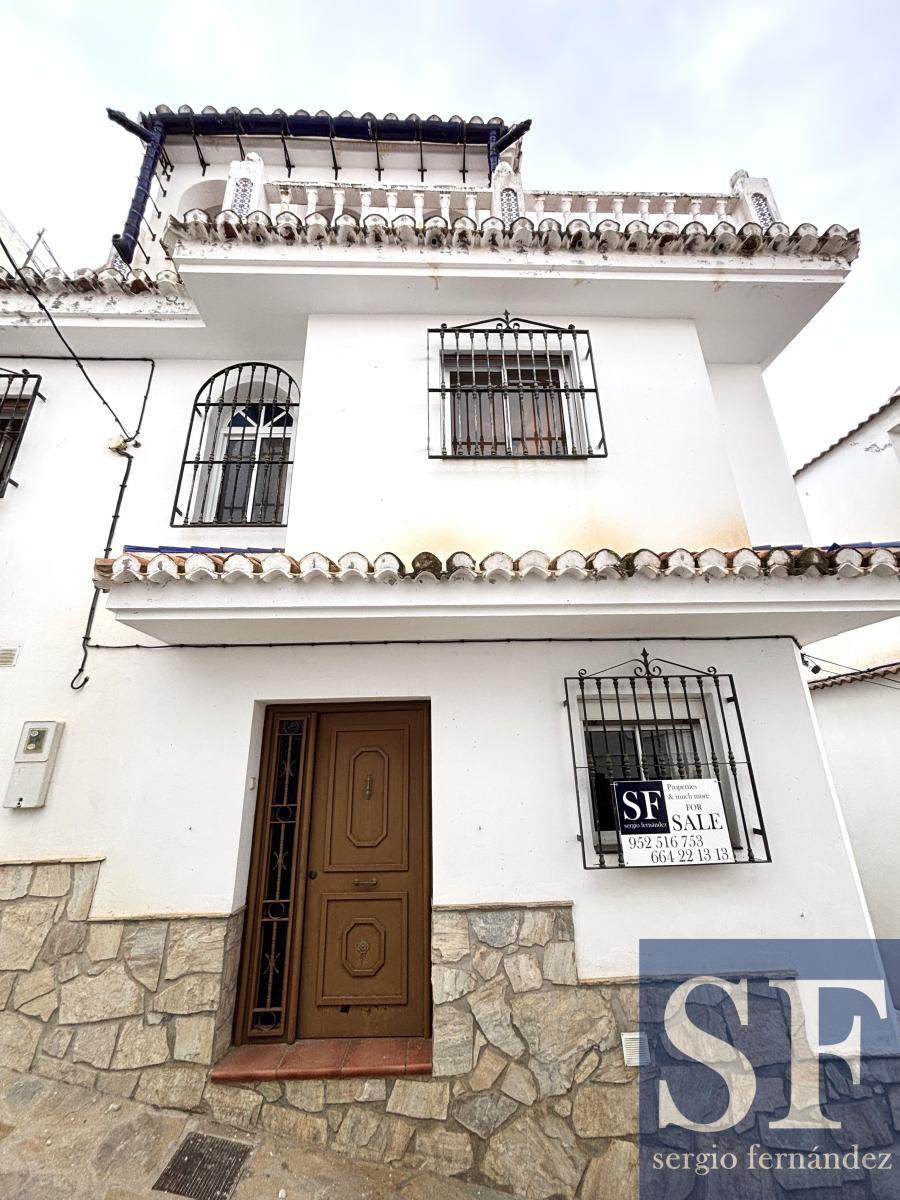 House for Sale in Sedella