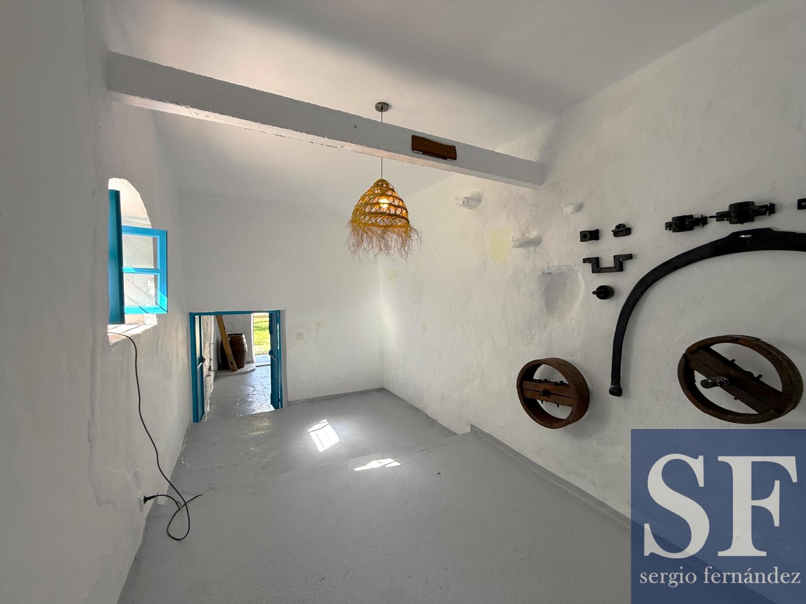 Villa for Sale in Canillas de Albaida