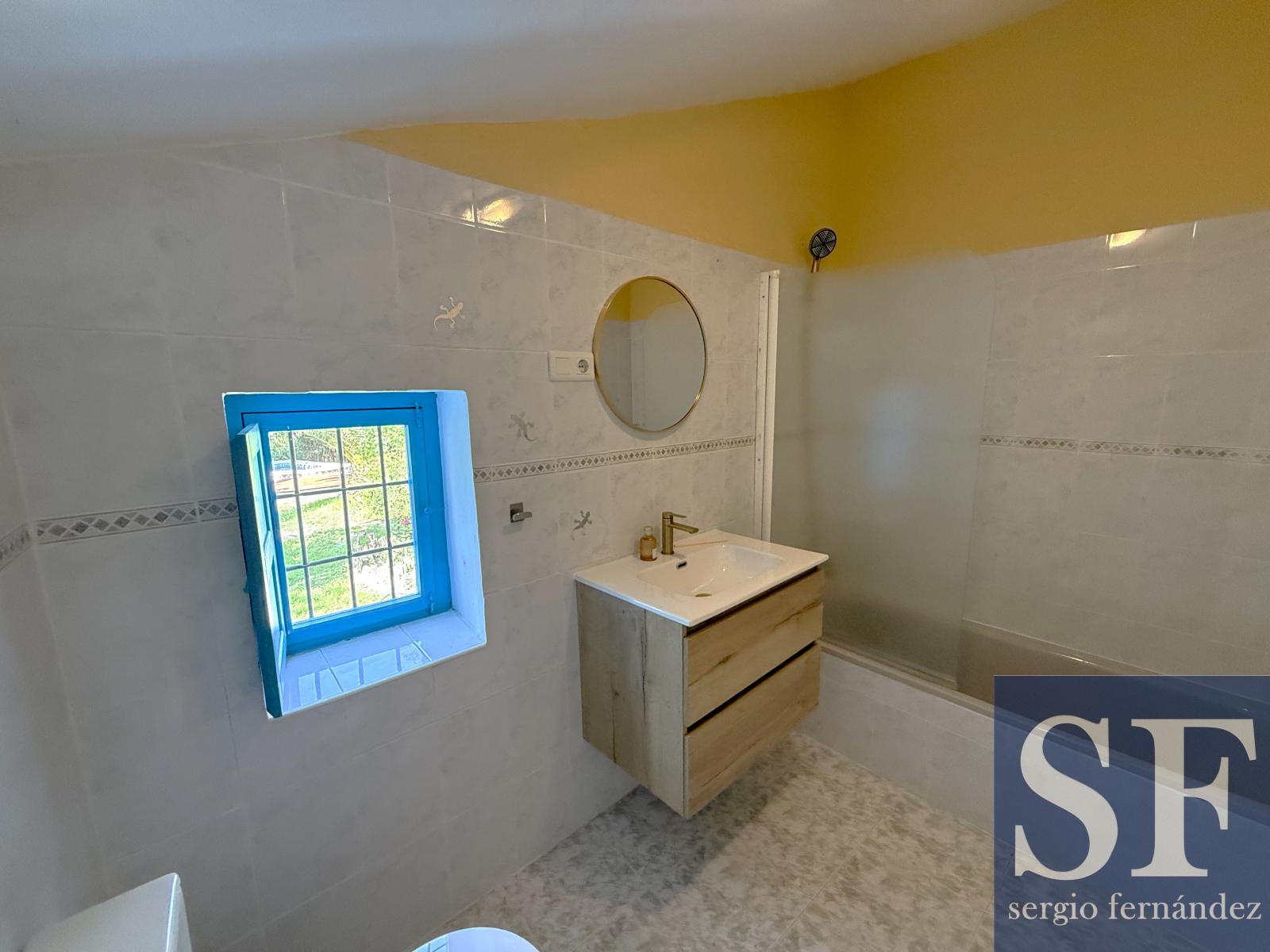 Villa for Sale in Canillas de Albaida