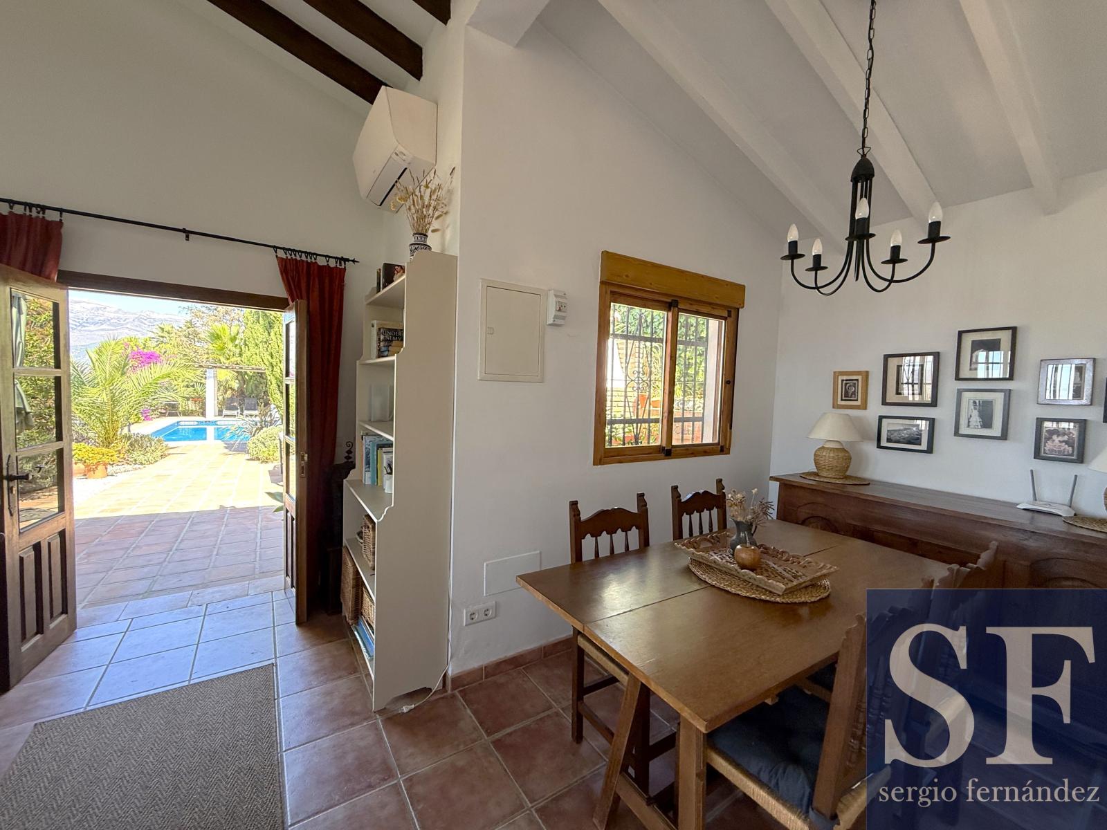 Villa en Venta en Cómpeta