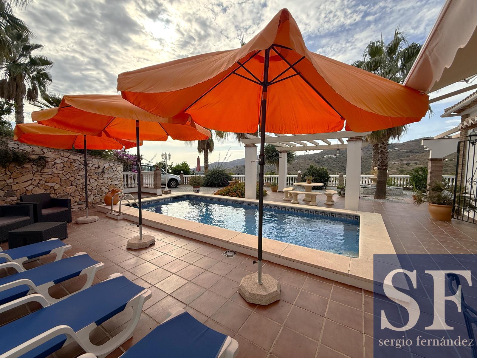 Villa for Sale in Cómpeta