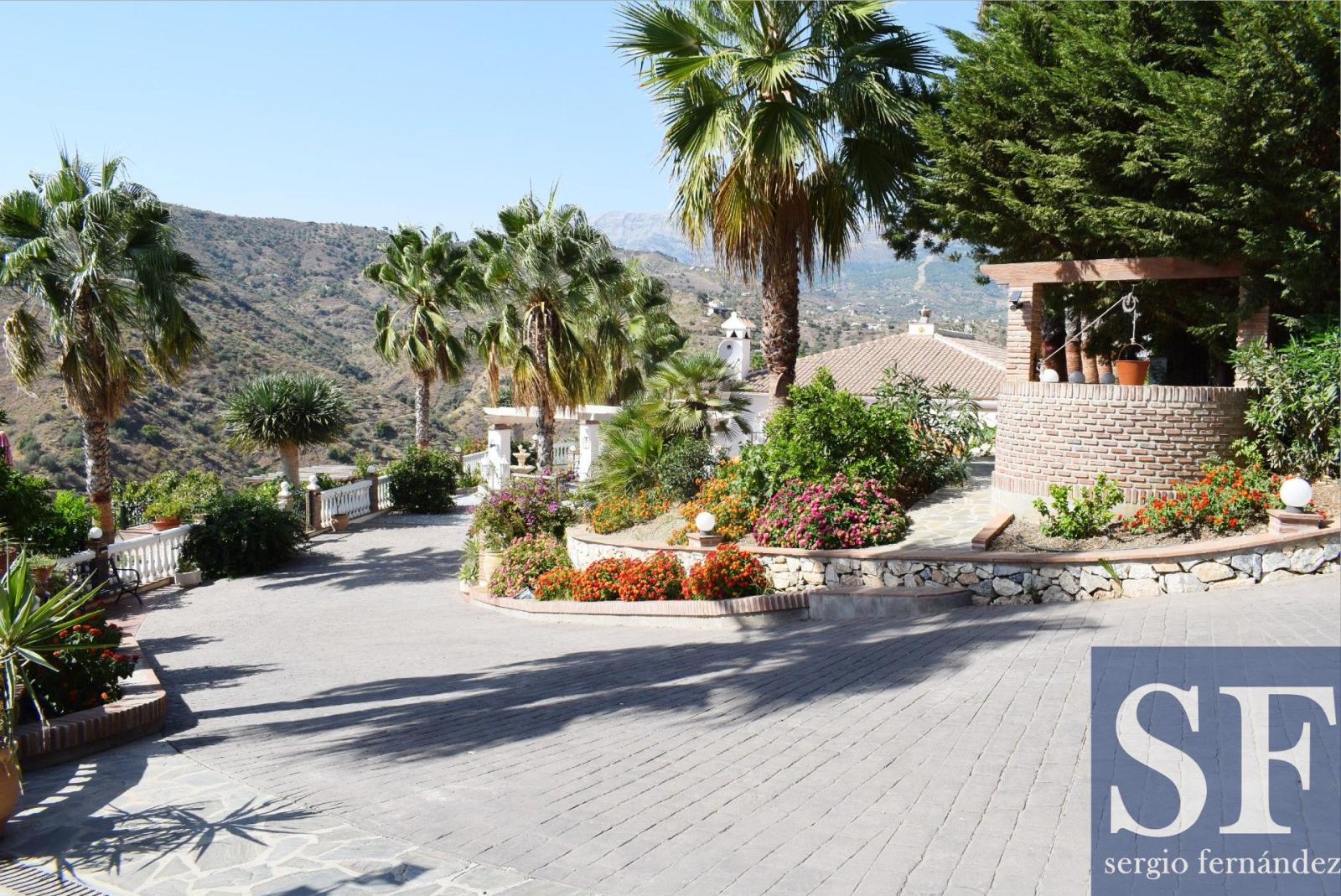 Villa en Venta en Cómpeta