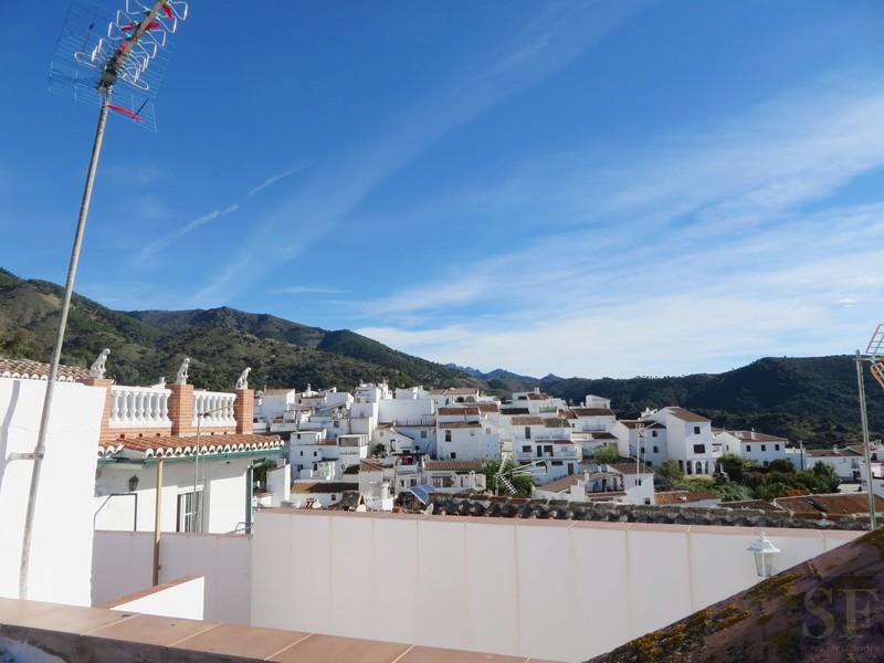 House for Sale in Sedella