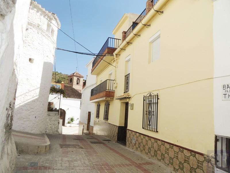 House for Sale in Salares