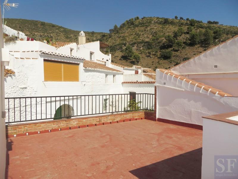 House for Sale in Salares