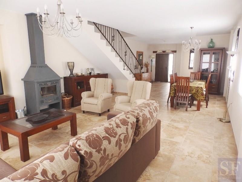 House for Sale in Salares