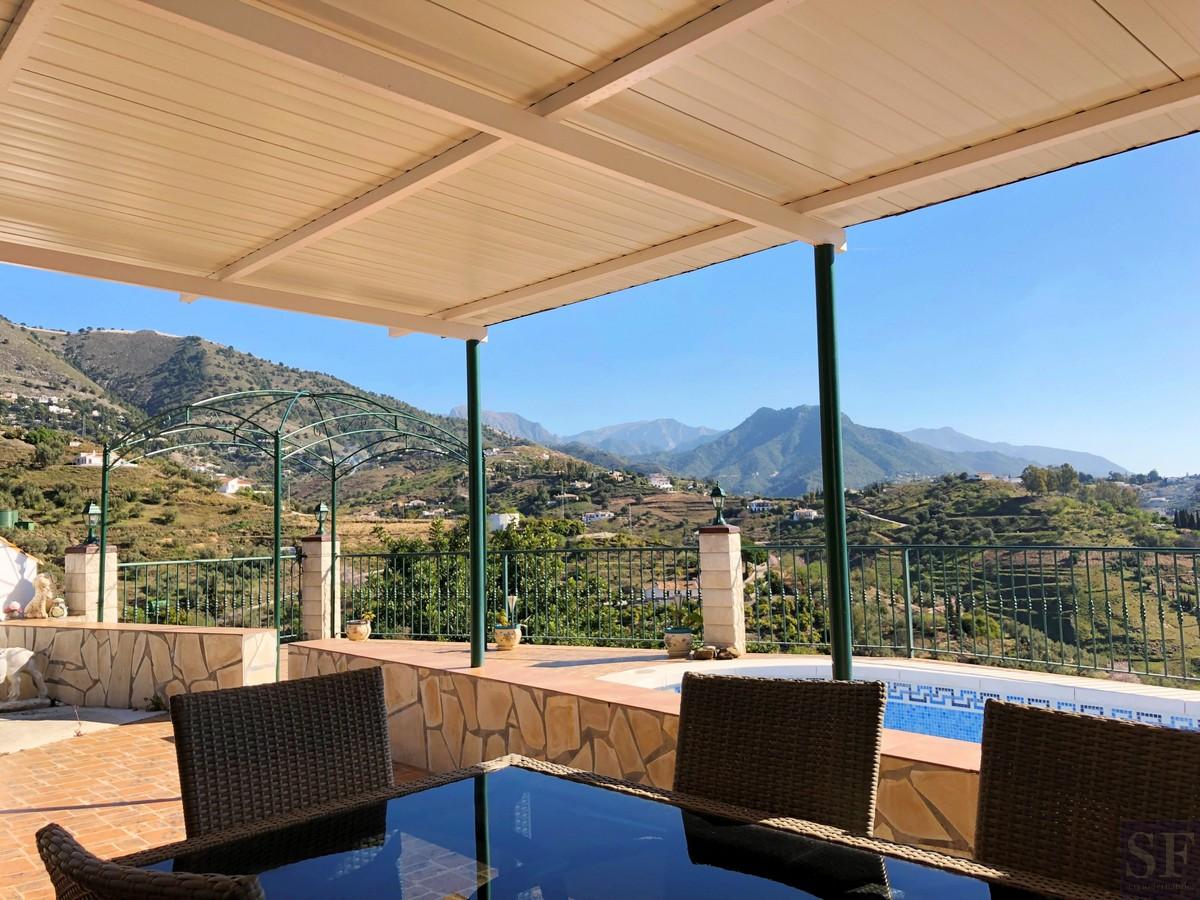 Villa for Sale in Cómpeta