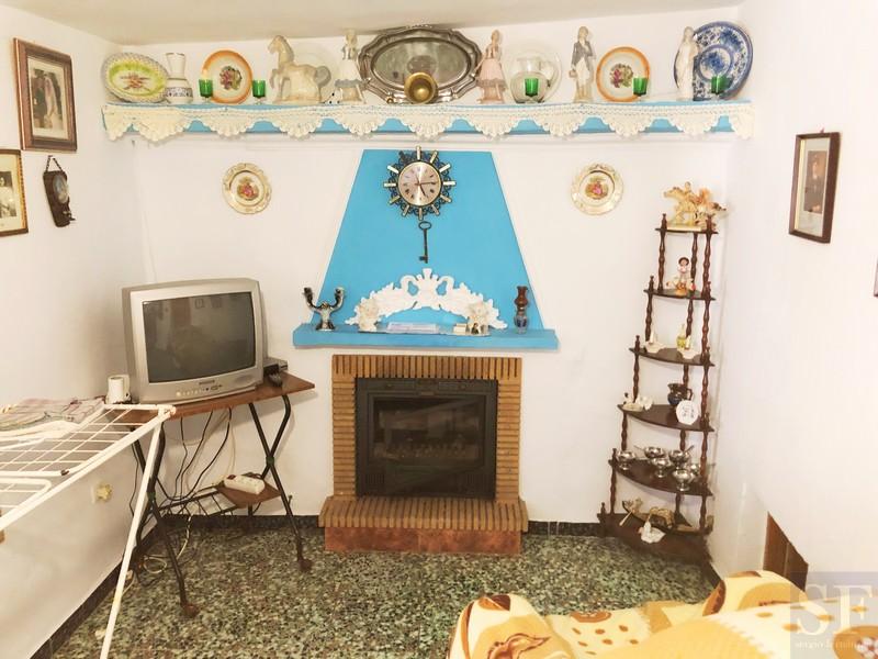 House for Sale in Salares