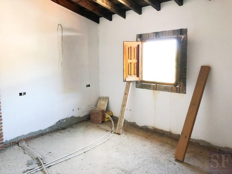 House for Sale in Salares