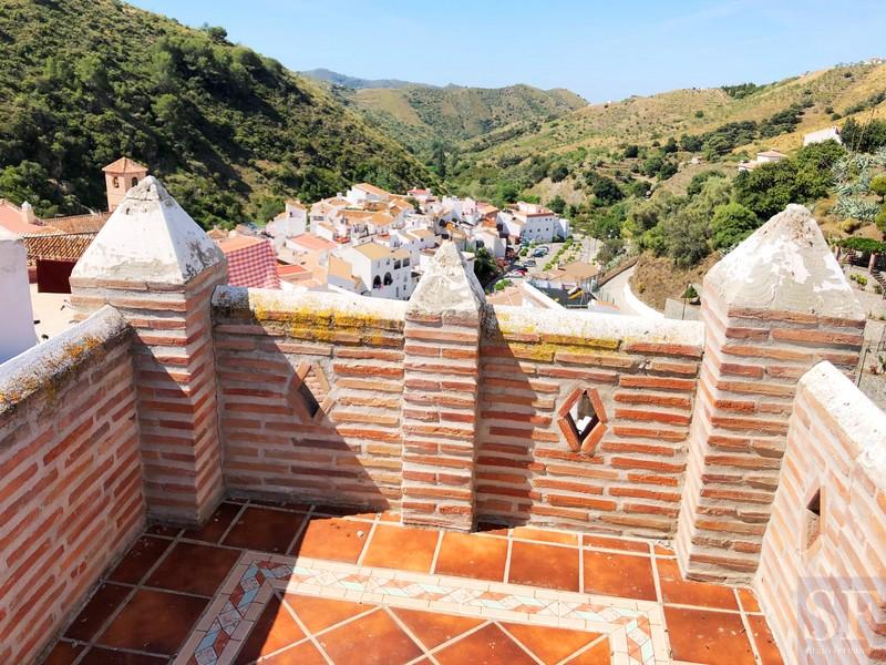 House for Sale in Salares